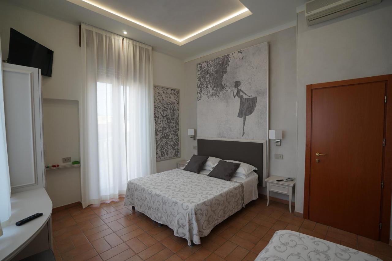 Hotel Villa Fulgida Cattolica Exterior photo
