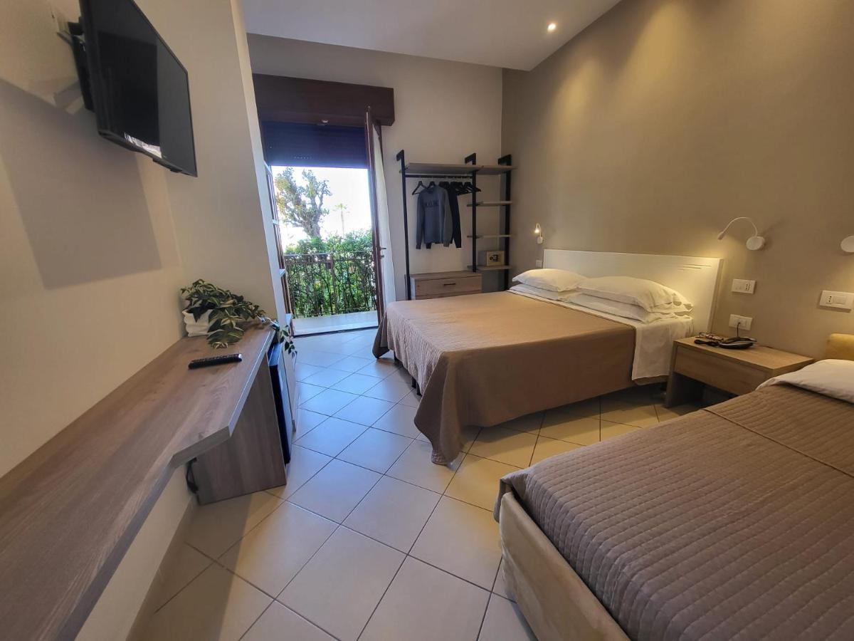 Hotel Villa Fulgida Cattolica Exterior photo