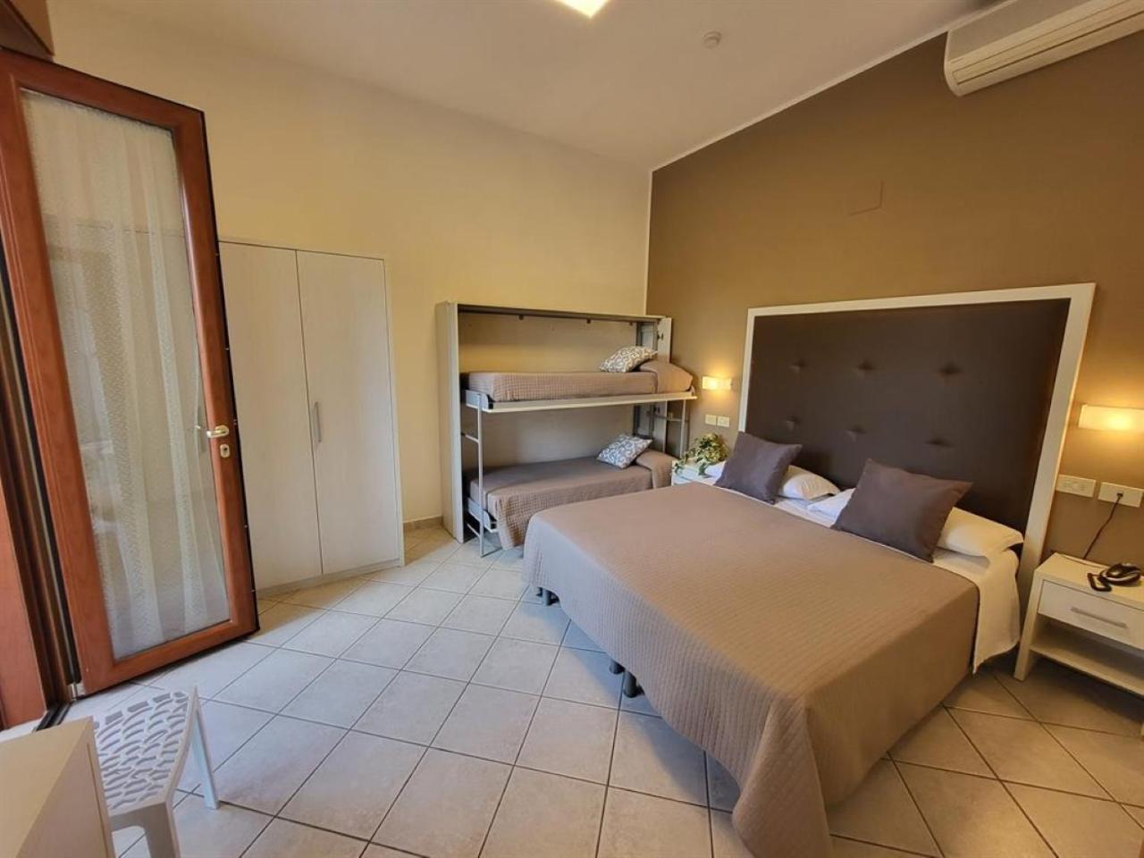 Hotel Villa Fulgida Cattolica Exterior photo
