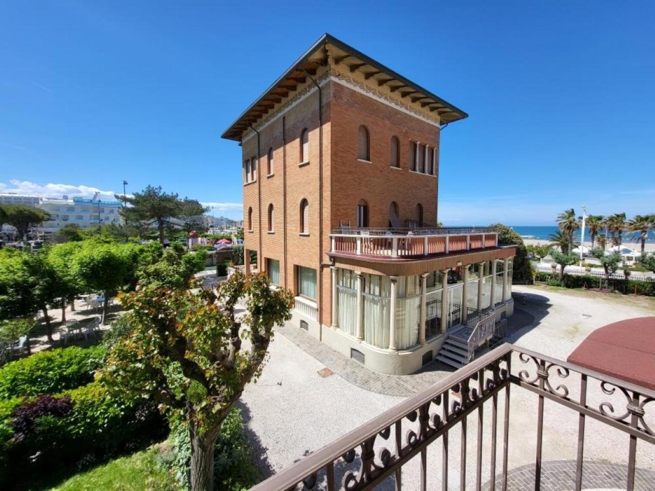 Hotel Villa Fulgida Cattolica Exterior photo