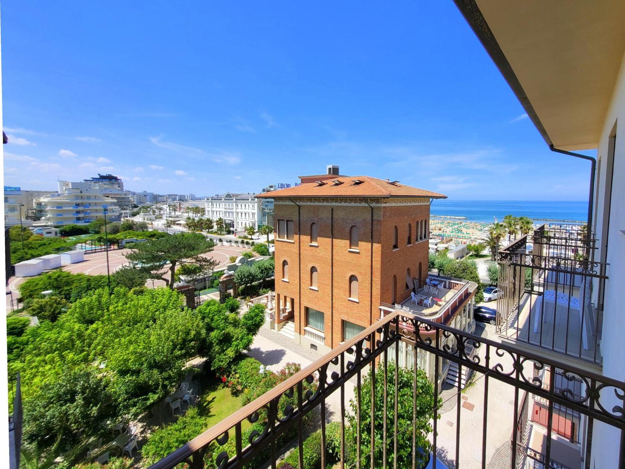 Hotel Villa Fulgida Cattolica Exterior photo