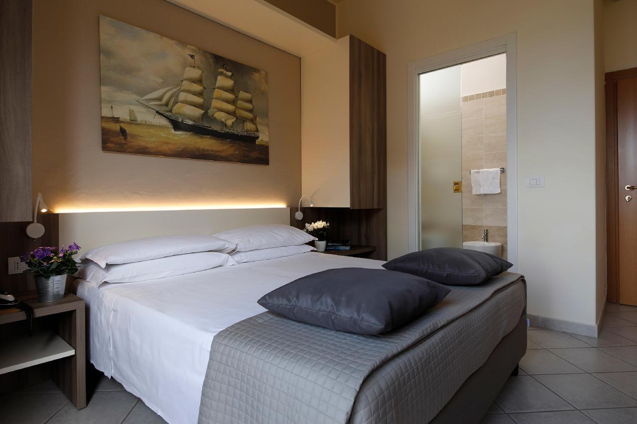 Hotel Villa Fulgida Cattolica Exterior photo